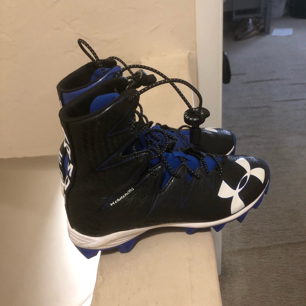 Little boy cleats size 3y brand new